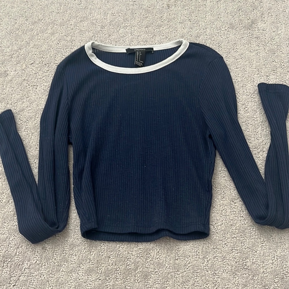 Forever21 long sleeve cropped shirt
